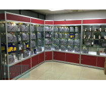 數碼產品展柜熱賣促銷，引領科技消費新浪潮