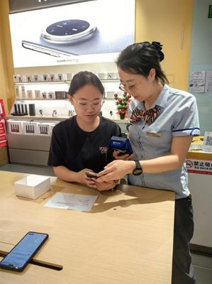 呼和浩特市總工會啟動“工會促消費 會員享普惠”活動，數(shù)碼產(chǎn)品消費熱潮來襲