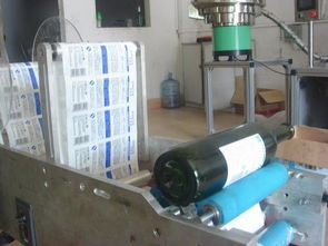 半自動(dòng)葡萄酒瓶貼標(biāo)機(jī)圖片,半自動(dòng)葡萄酒瓶貼標(biāo)機(jī)高清圖片 東莞市厚街銳鐵自動(dòng)化設(shè)備廠,